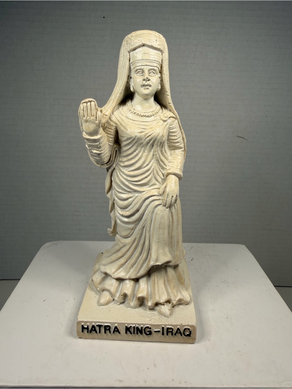 Hatra King Iraq Statue
Replica Ancient Middle Eastern Historical Decor